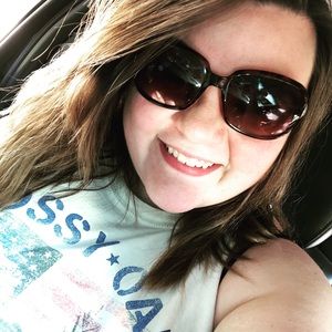 Meet your Posher, Courtney